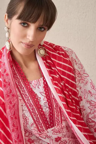 Women Floral Printed Regular Pure Cotton Kurta with Trousers & With Dupatta