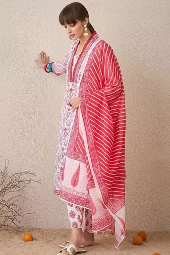 Women Floral Printed Regular Pure Cotton Kurta with Trousers & With Dupatta