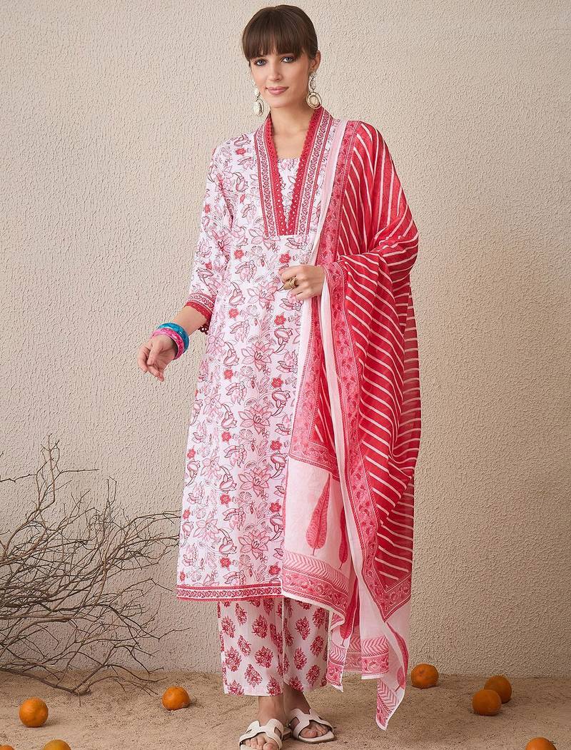 Women Floral Printed Regular Pure Cotton Kurta with Trousers & With Dupatta