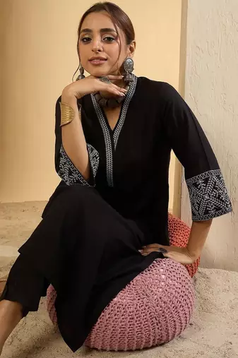 Women Ethnic Motifs Embroidered Regular Thread Work Kurta with Trousers