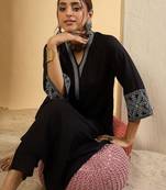 Women Ethnic Motifs Embroidered Regular Thread Work Kurta with Trousers