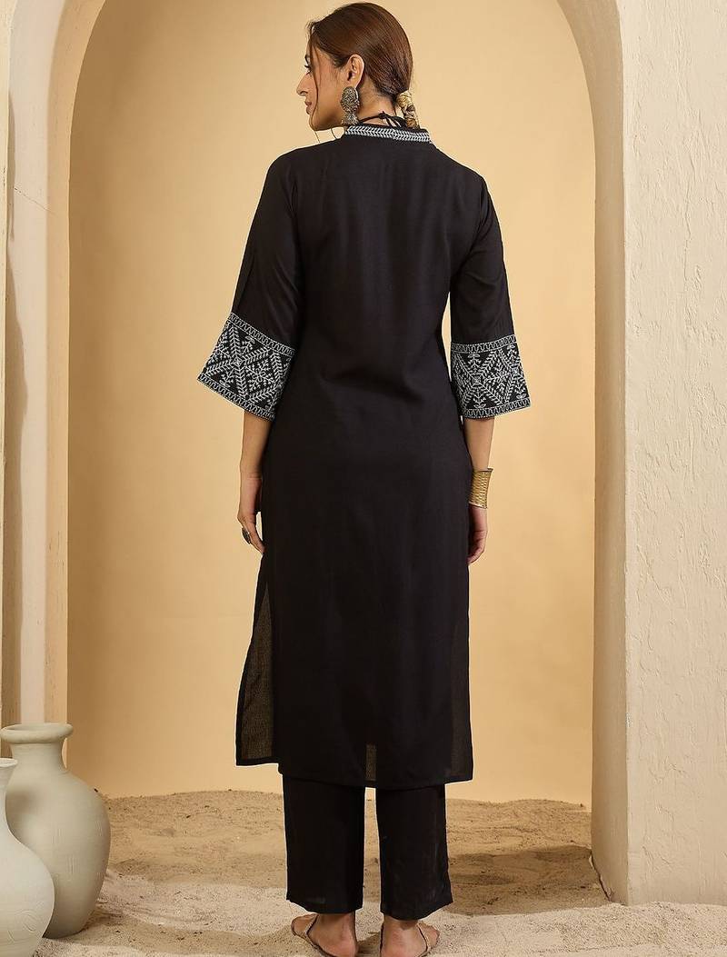 Women Ethnic Motifs Embroidered Regular Thread Work Kurta with Trousers