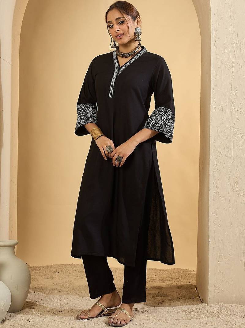 Women Ethnic Motifs Embroidered Regular Thread Work Kurta with Trousers