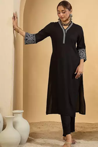 Women Ethnic Motifs Embroidered Regular Thread Work Kurta with Trousers