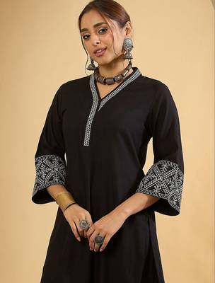 Women Ethnic Motifs Embroidered Regular Thread Work Kurta with Trousers 7