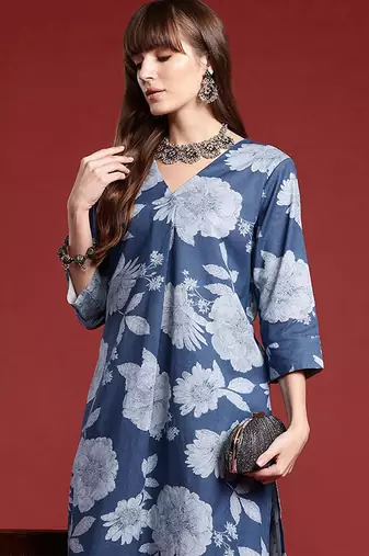 V-Neck Floral Printed Pleat Detailed Kurta with Trousers