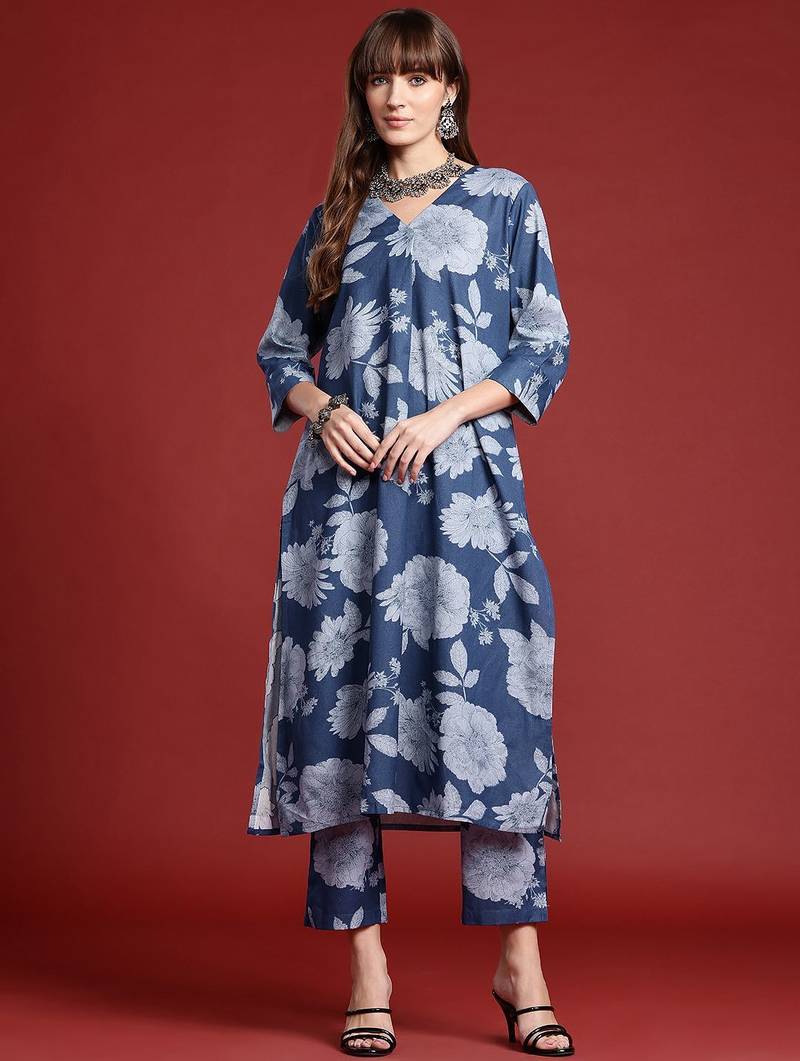 V-Neck Floral Printed Pleat Detailed Kurta with Trousers
