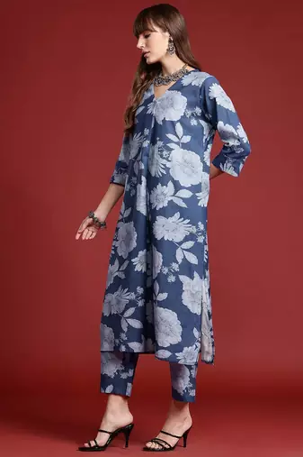 V-Neck Floral Printed Pleat Detailed Kurta with Trousers