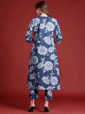 V-Neck Floral Printed Pleat Detailed Kurta with Trousers 6
