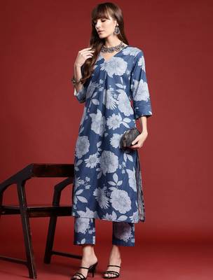 V-Neck Floral Printed Pleat Detailed Kurta with Trousers 7
