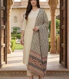 Women Ethnic Motifs Regular Kurta with Trousers & With Dupatta