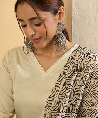 Women Ethnic Motifs Regular Kurta with Trousers & With Dupatta 3