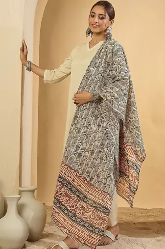 Women Ethnic Motifs Regular Kurta with Trousers & With Dupatta