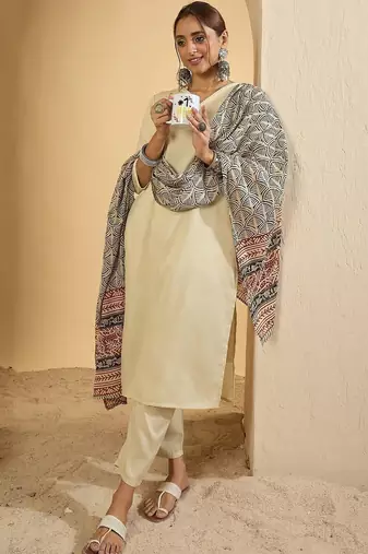 Women Ethnic Motifs Regular Kurta with Trousers & With Dupatta