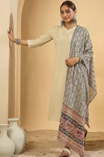 Women Ethnic Motifs Regular Kurta with Trousers & With Dupatta