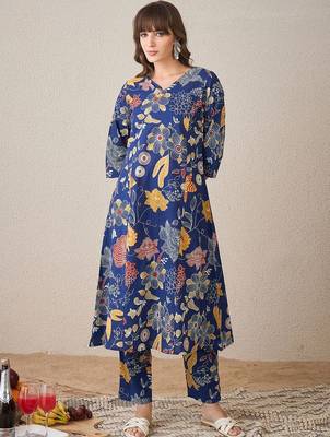 Women Floral Printed Regular Pure Cotton Kurta with Trousers 1