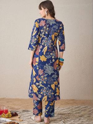 Women Floral Printed Regular Pure Cotton Kurta with Trousers 5