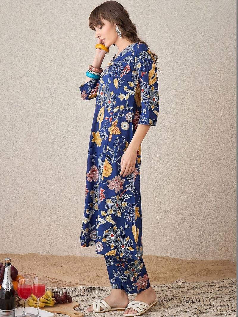 Women Floral Printed Regular Pure Cotton Kurta with Trousers