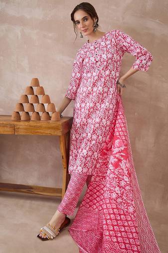 Women Floral Printed Regular  Cotton Kurta with Trousers & With Dupatta