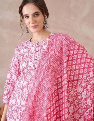Women Floral Printed Regular  Cotton Kurta with Trousers & With Dupatta 3