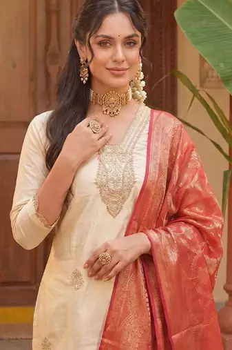 Women Ethnic Motifs Embroidered Regular Thread Work Kurta with Trousers & With Dupatta
