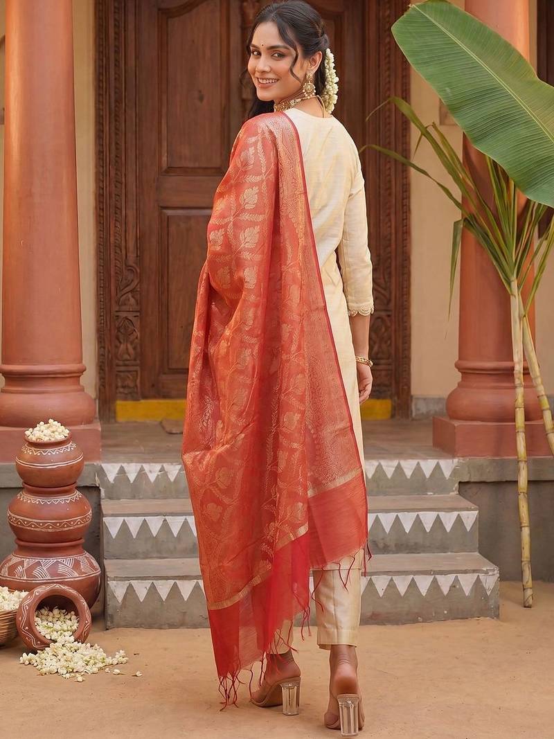 Women Ethnic Motifs Embroidered Regular Thread Work Kurta with Trousers & With Dupatta