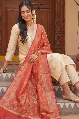 Women Ethnic Motifs Embroidered Regular Thread Work Kurta with Trousers & With Dupatta