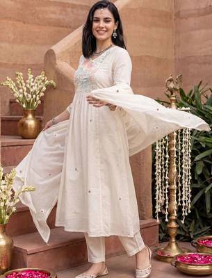 Women Floral Embroidered Empire Thread Work Pure Cotton Kurta with Trousers & With Dupatta 1
