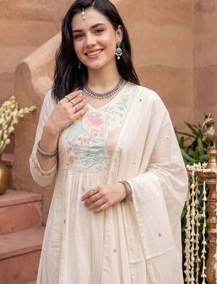 Women Floral Embroidered Empire Thread Work Pure Cotton Kurta with Trousers & With Dupatta 2