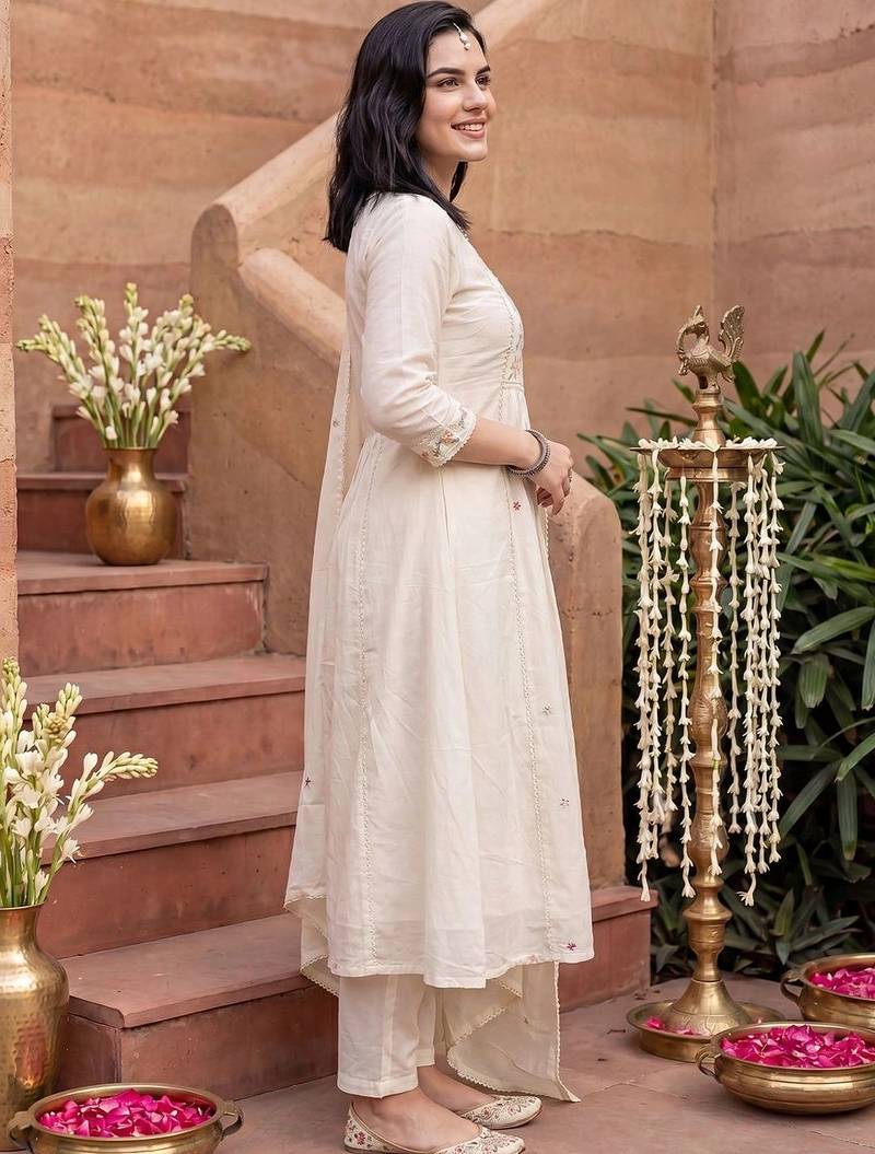 Women Floral Embroidered Empire Thread Work Pure Cotton Kurta with Trousers & With Dupatta
