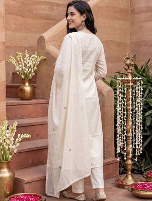 Women Floral Embroidered Empire Thread Work Pure Cotton Kurta with Trousers & With Dupatta 4
