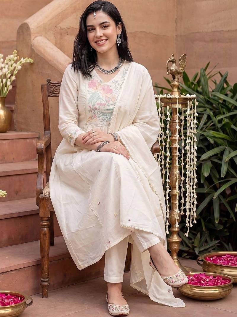Women Floral Embroidered Empire Thread Work Pure Cotton Kurta with Trousers & With Dupatta