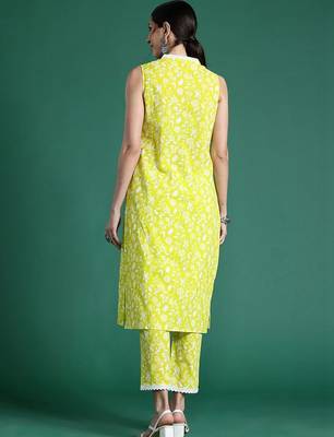 Women Floral Printed Regular Pure Cotton Kurta with Trousers 3