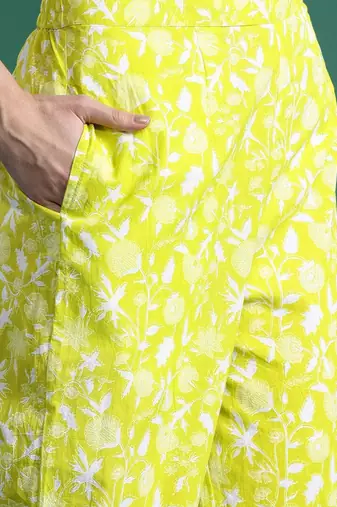 Women Floral Printed Regular Pure Cotton Kurta with Trousers