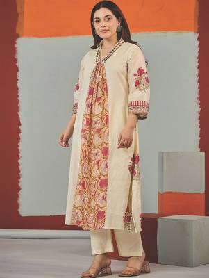 Women Floral Printed Regular Pure Cotton Kurta with Trousers 1
