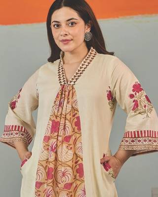 Women Floral Printed Regular Pure Cotton Kurta with Trousers 2