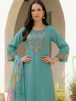 Women Floral Embroidered Regular Thread Work Kurta with Trousers & With Dupatta 2