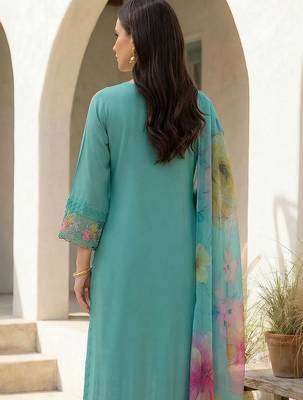 Women Floral Embroidered Regular Thread Work Kurta with Trousers & With Dupatta 4