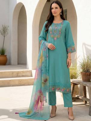 Women Floral Embroidered Regular Thread Work Kurta with Trousers & With Dupatta 6