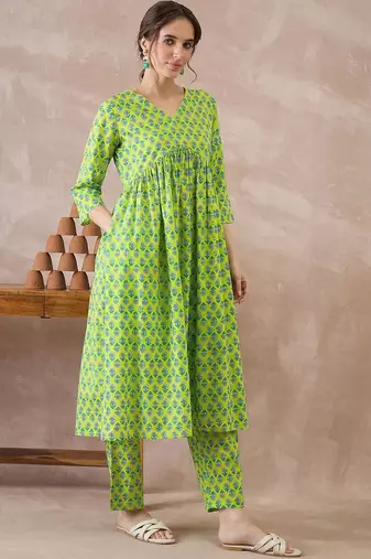 Women Floral Printed Empire Pure Cotton Kurta with Trousers