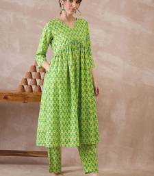 Women Floral Printed Empire Pure Cotton Kurta with Trousers