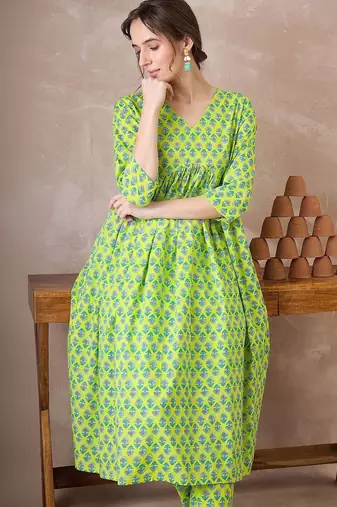 Women Floral Printed Empire Pure Cotton Kurta with Trousers