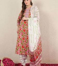 Women Floral Printed Regular Thread Work  Cotton Kurta with Trousers & With Dupatta