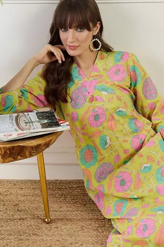 Women Floral Printed Regular Sequinned Pure Cotton Kurta with Trousers