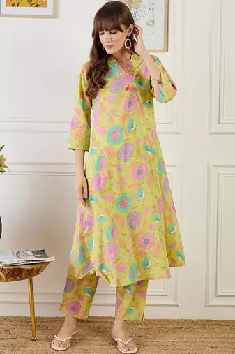 Women Floral Printed Regular Sequinned Pure Cotton Kurta with Trousers