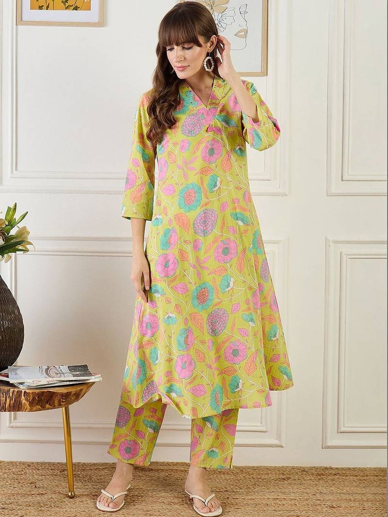 Women Floral Printed Regular Sequinned Pure Cotton Kurta with Trousers