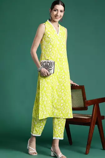 Women Floral Printed Regular Pure Cotton Kurta with Trousers