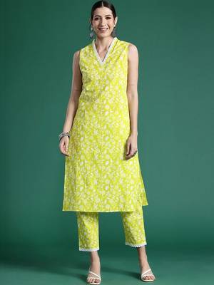 Women Floral Printed Regular Pure Cotton Kurta with Trousers 6
