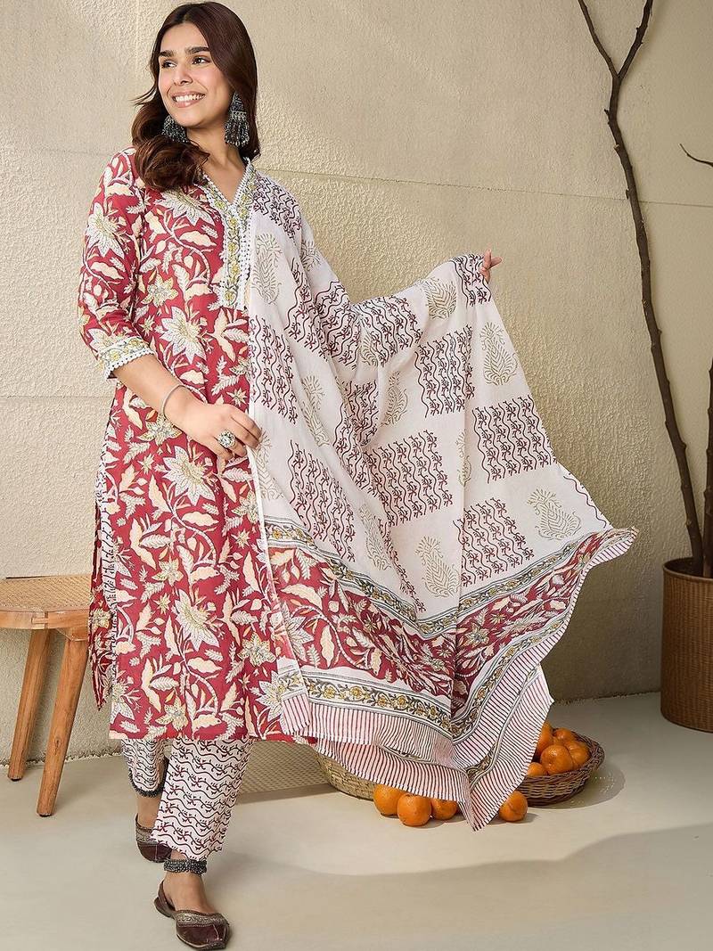 Women Floral Printed Regular Thread Work Pure Cotton Kurta with Trousers & With Dupatta