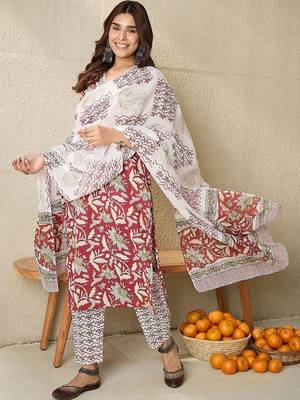 Women Floral Printed Regular Thread Work Pure Cotton Kurta with Trousers & With Dupatta 4